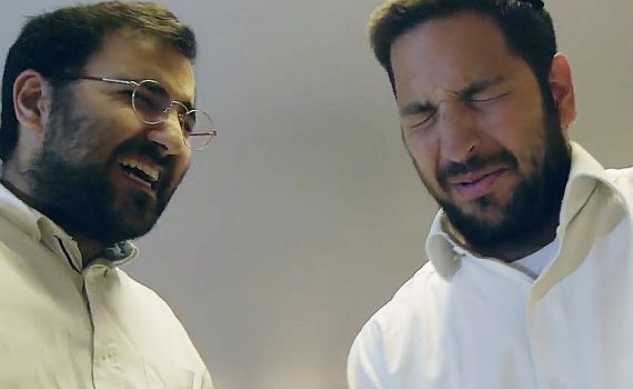 הגרסה החרדית לאנדרדוס: אדום או כחול?