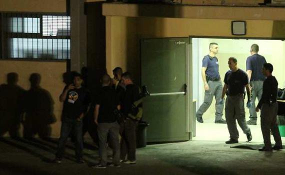 אימה בפתח תקווה: מטען חבלה הוטמן בתוך בית-ספר