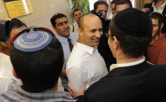 בנט מקדם העדפה מתקנת לעובדים חרדים