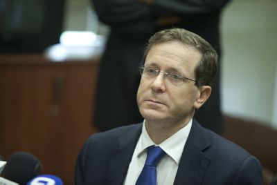 לא תאמינו מי אשם בהתפטרות של טוני בלייר