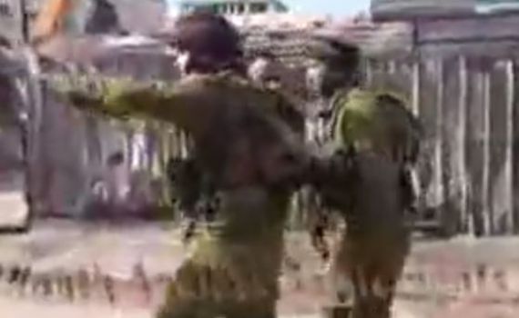 אפקט דוד הנחלוואי: לוחמים מסלקים פרובוקטורים עם מצלמות