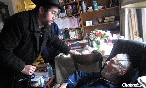 הגבר המבוגר בעולם: יהודי בן 111, ניצול שואה