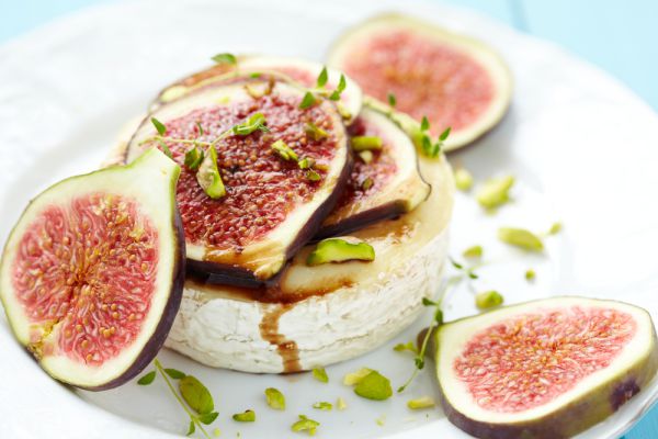 חג שבועות מתוק: מאפה תאנים ופטה עיזים