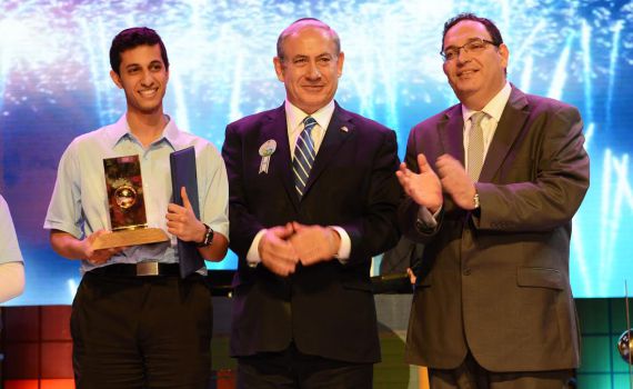 איתן עמוס מקנדה הוא חתן התנ"ך העולמי לנוער