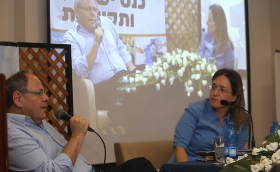 לראשונה בכנס יש"ע להסברה ותקשורת: פאנל רדיו בשידור חי