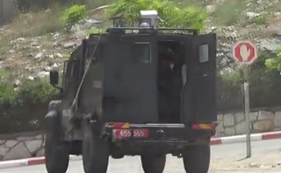 צפו: השוטרים ביצהר לא שומרים על החוק