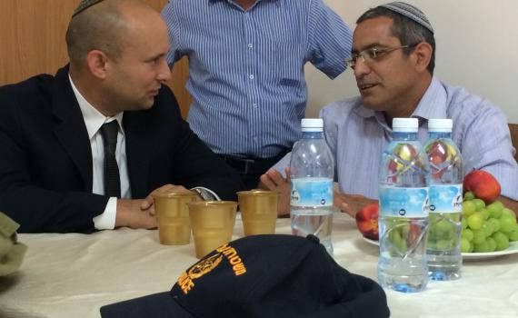 בנט בבית משפחת יפרח: להתגייס לשחרורו