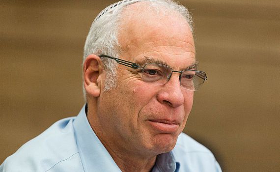 אריאל: לפיד משתמש בססמאות פופוליסיטיות