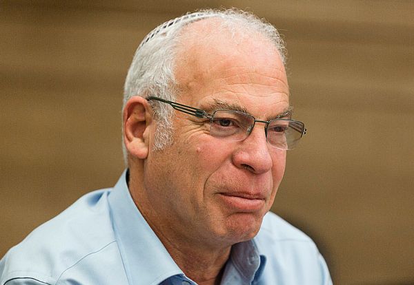 אריאל: לפיד משתמש בססמאות פופוליסיטיות