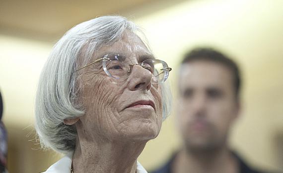 דורנר קורצת לחרדים: סבא שלי היה רב