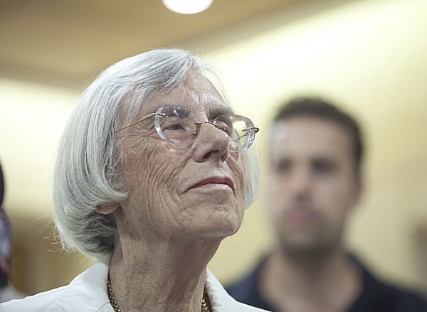 דורנר קורצת לחרדים: סבא שלי היה רב