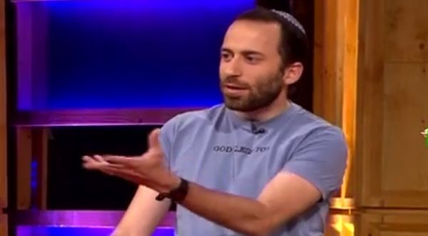 צפו: יאיר אורבך בסטנדאפ להגנת התנ"ך