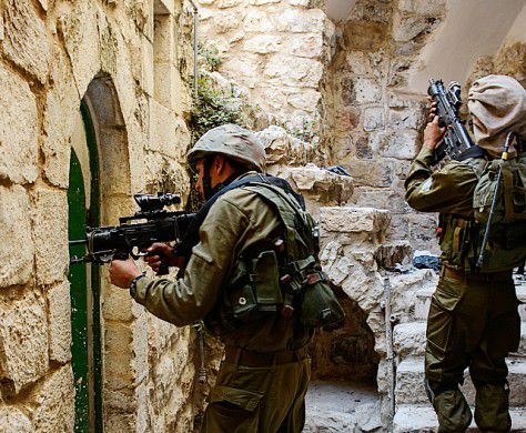 "הותקפו על-ידי ערבים ונעצרו"