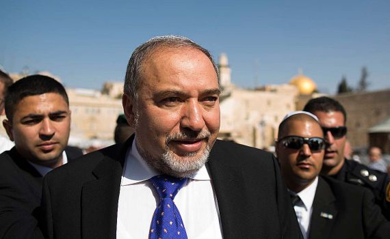 ליברמן: זועבי טרוריסטית, דינה כדין החוטפים