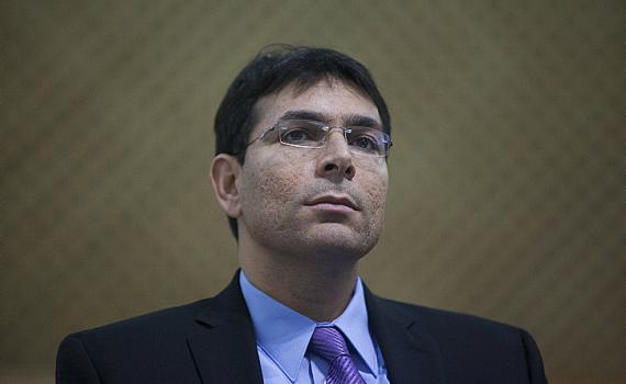 דנון: לנתק את אספקת החשמל לעזה