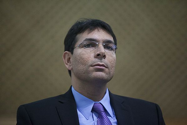 דנון: לנתק את אספקת החשמל לעזה