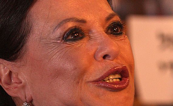 גילה אלמגור משתלחת: הכפייה הדתית בתל-אביב – כמו סרטן