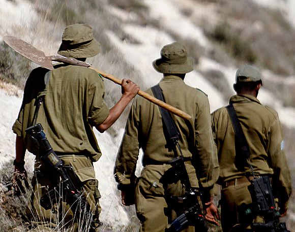 מצמרר: מכתב אחיות החטוף לחיילים