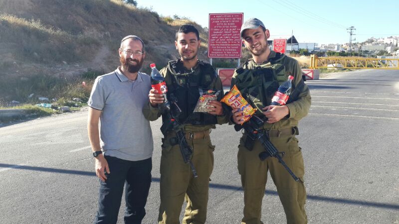 תושבי הר חברון, מפנקים מהשטח