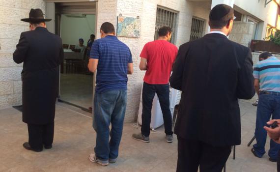 בבית משפחות החטופים: כאב קורע לב