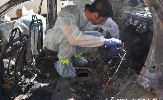 חוקרי מז"פ מוציאים מידע מרכב החוטפים