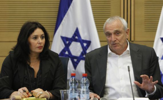 צפו: אהרונוביץ' משתולל על מירי רגב