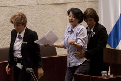 "חנין זועבי מתמידה בייצוג המחבלים בכנסת"