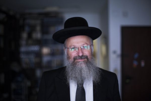 הרב אליהו: "רוצים להשליך אותנו לים"