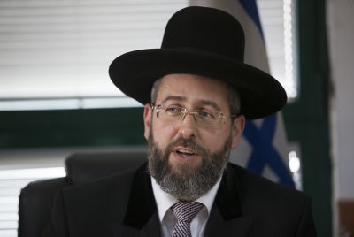 הרב לאו נגד חוק המתת חסד: "אין לרופא רשות להמית"