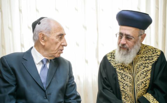 בזכות הרב יוסף, פרס לא ייפגש עם האפיפיור בכנסייה