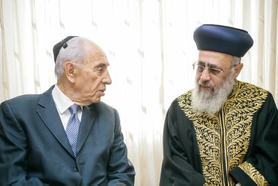 בזכות הרב יוסף, פרס לא ייפגש עם האפיפיור בכנסייה