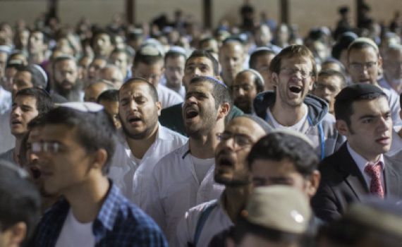 ב-19:00 תפילה עולמית לשלום שלושת החטופים