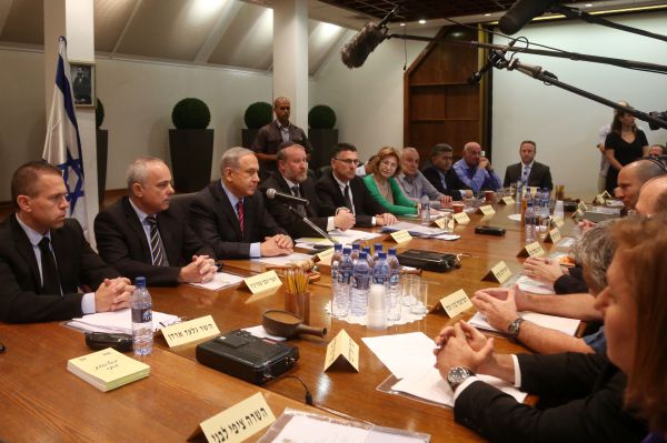 במקום לדבר: לספח את גוש עציון. עכשיו