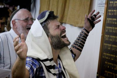 גלריית ענק: תפילה במקור חיים למען החטופים