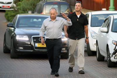 צפו: בנט מעביר שיעור במכינה בעלי