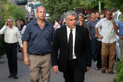 לפיד: פתחתי סידור לראשונה אחרי שש שנים