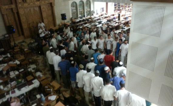 החברים משבי חברון שרים: "שובו אחיי"