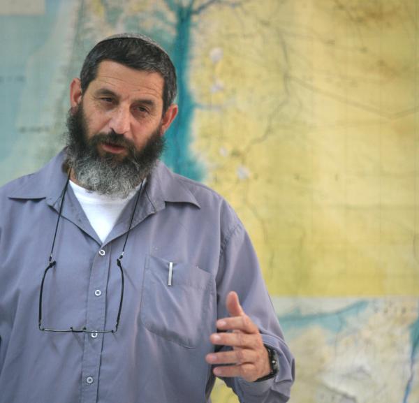 הרב הגר: "לא נפסיק לנסוע בטרמפים"