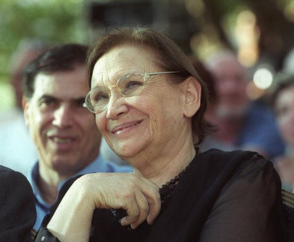 חודש נעמי שמר ברדיו גלי ישראל