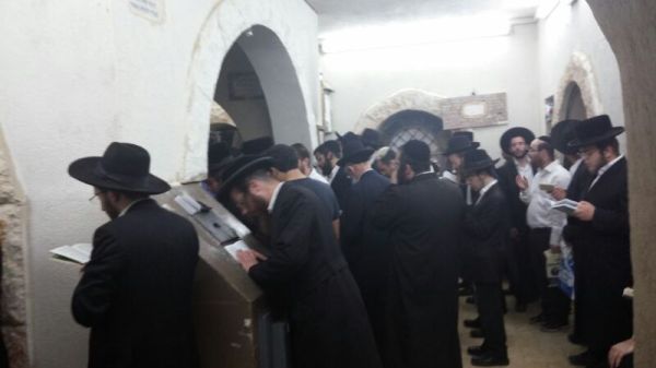 מאות בהילולת ר' יונתן בן עוזיאל