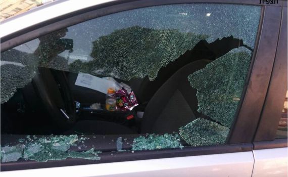 טרור ביפו: פורעים פגעו ברכבו של מנהל הגרעין