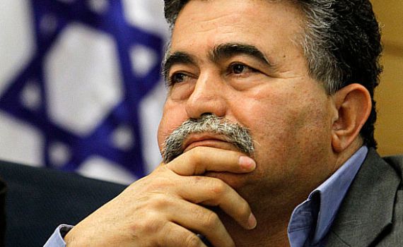 "לבחון הרס בתיהם של רוצחי הנער הערבי"