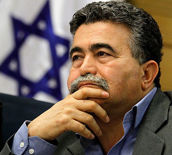 "לבחון הרס בתיהם של רוצחי הנער הערבי"