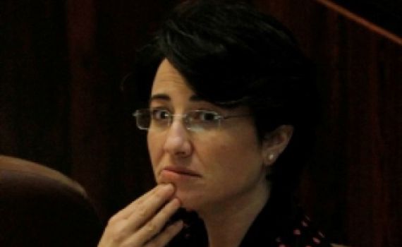 הצעת חוק: לשלול אזרחות מח"כ חנין זועבי