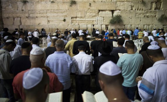 חצות בכותל: תפילת הודיה על הרקטות שלא פוגעות