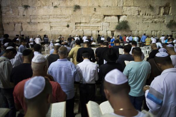 חצות בכותל: תפילת הודיה על הרקטות שלא פוגעות