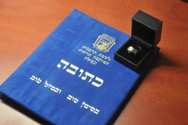 צו 8? האישה תוכל להירשם לנישואין לבד