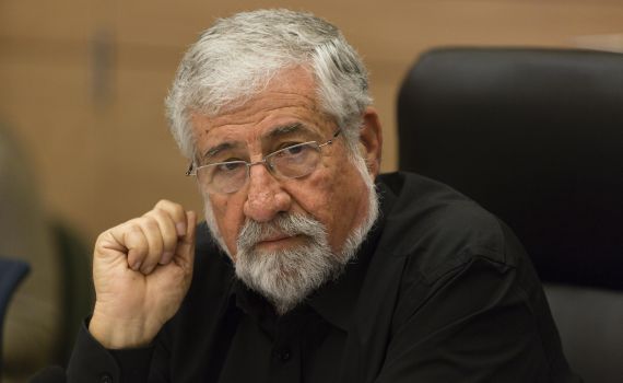 מצנע: "הם מנהלים קרבות מתוך בתי החולים"