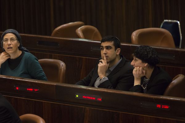 העונש הסתיים: שטבון חוזר לועדת חוץ וביטחון