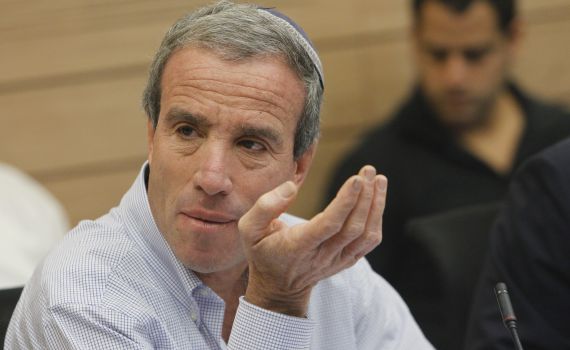 "קורא לרב הראשי יצחק יוסף להתפטר מתפקידו"